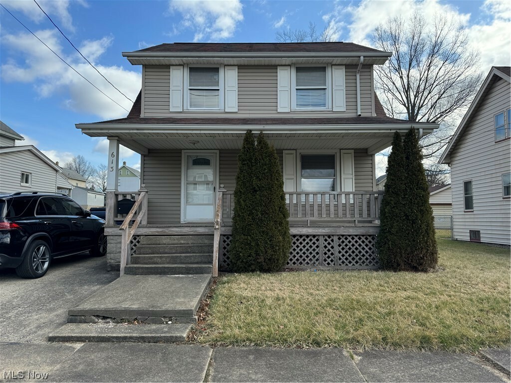 Property Photo: 613 Washington Avenue OH 44420
