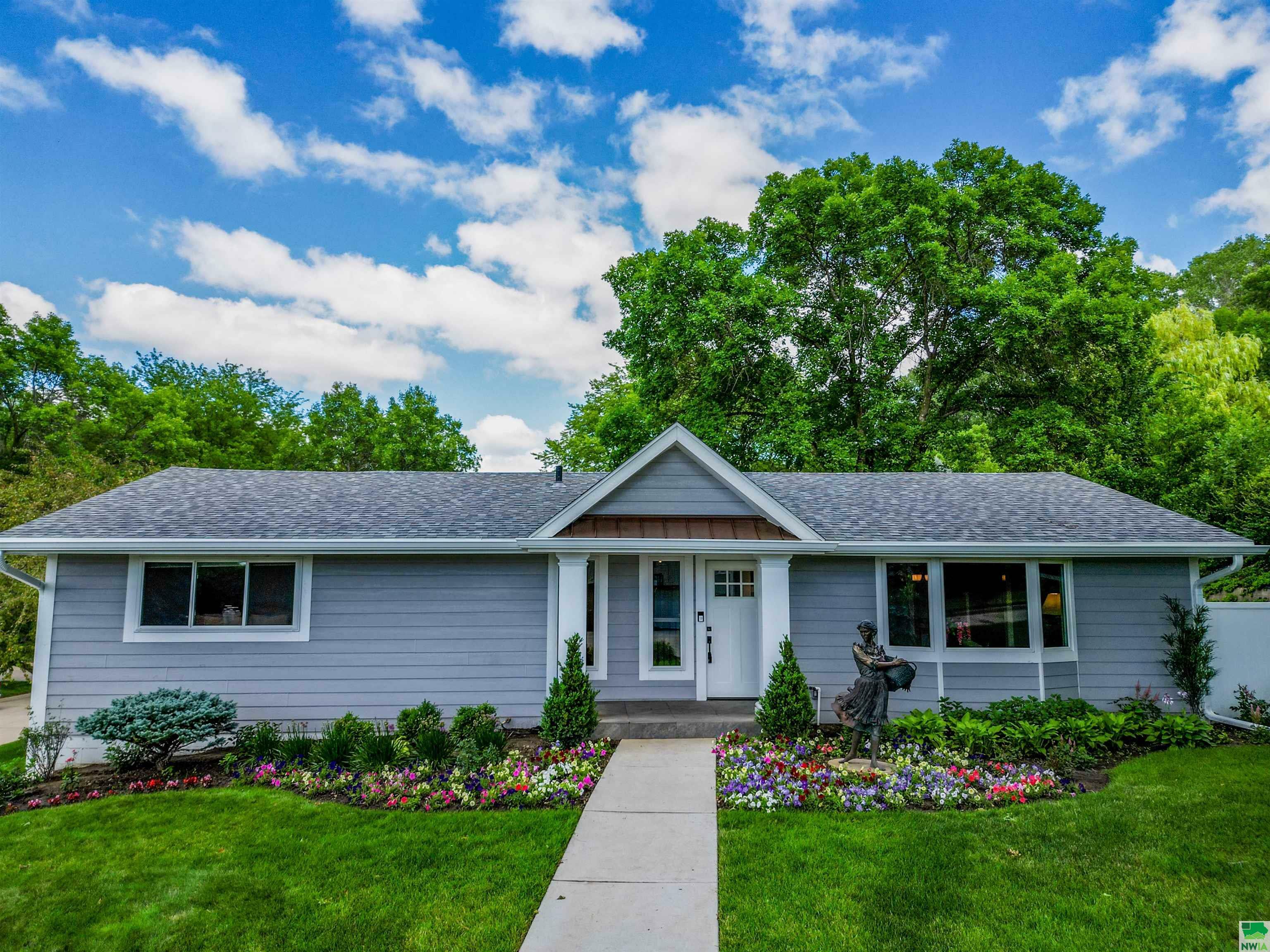 Property Photo:  4870 Skyline Drive  IA 51104 