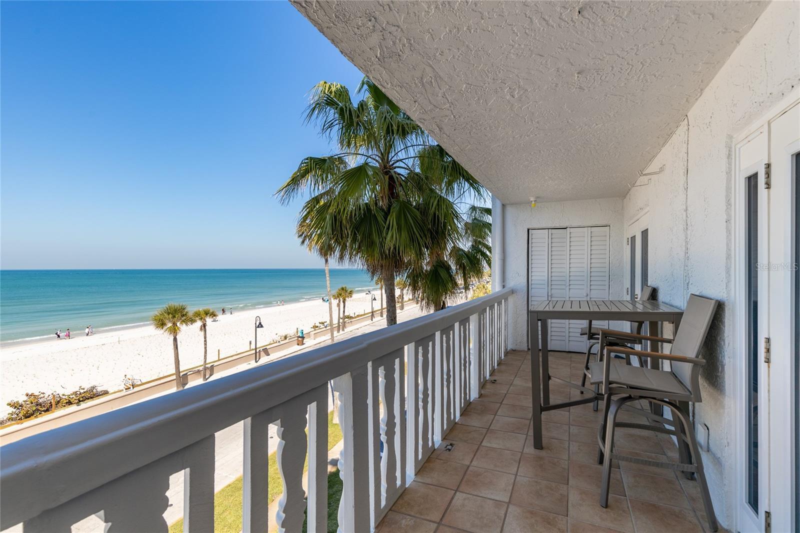Property Photo: 403 Gulf Way 402 FL 33706