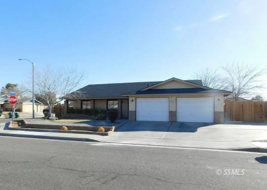 Property Photo:  402 S Desert Candles St  CA 93555 