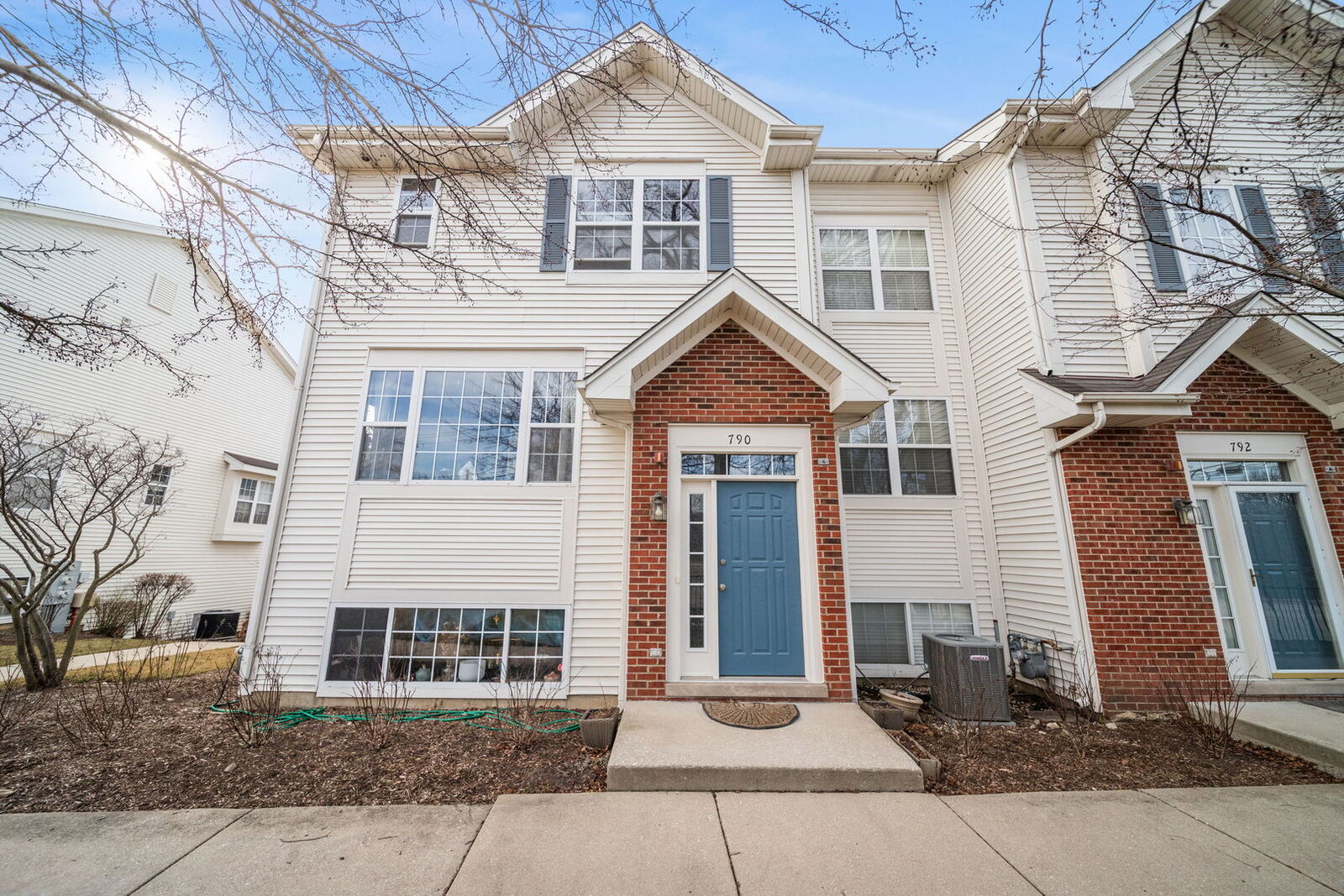 Property Photo: 790 River Mill Parkway IL 60090