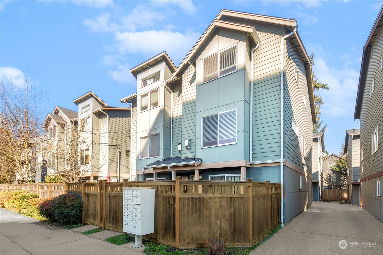 3 bed Seattle home for sale: 928 N 96th Street, Seattle, WA 98103