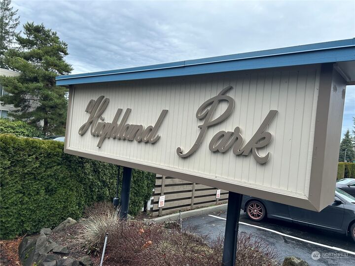 Property Photo:  550 Elm Way 205  WA 98020 