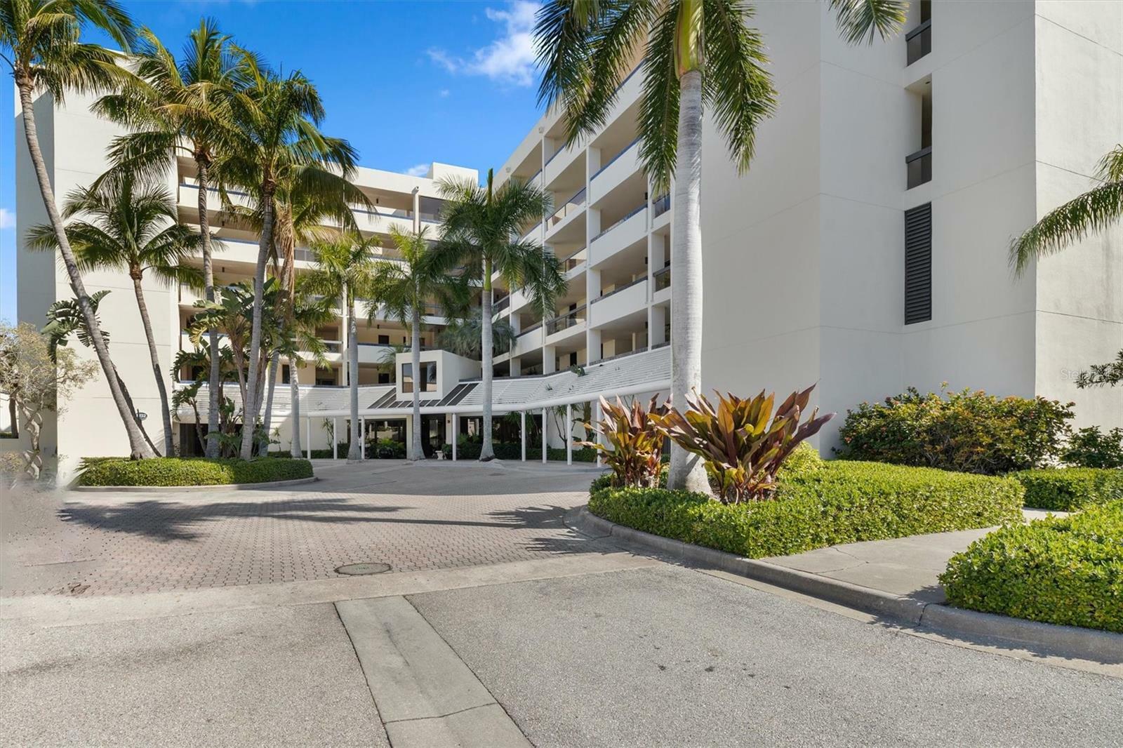 Property Photo:  1932 Harbourside Drive 234  FL 34228 