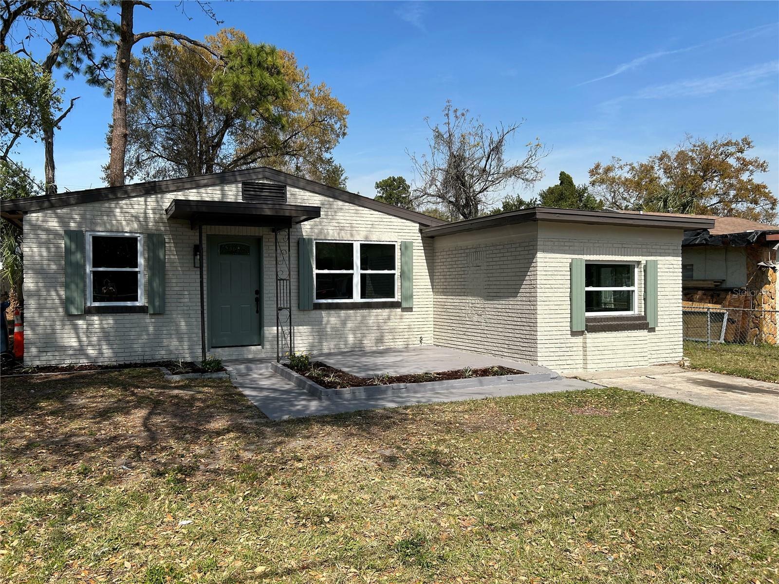 Property Photo:  4014 E Paris Street  FL 33610 