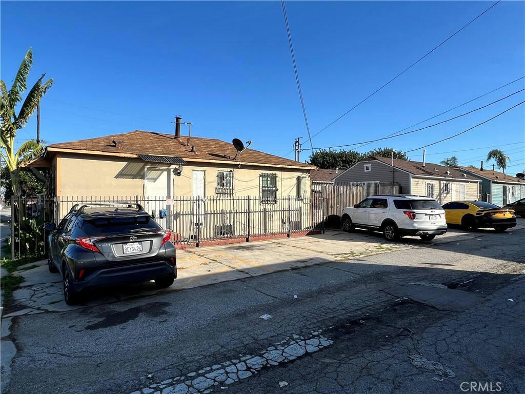 Property Photo:  1802 W 92nd Street  CA 90047 