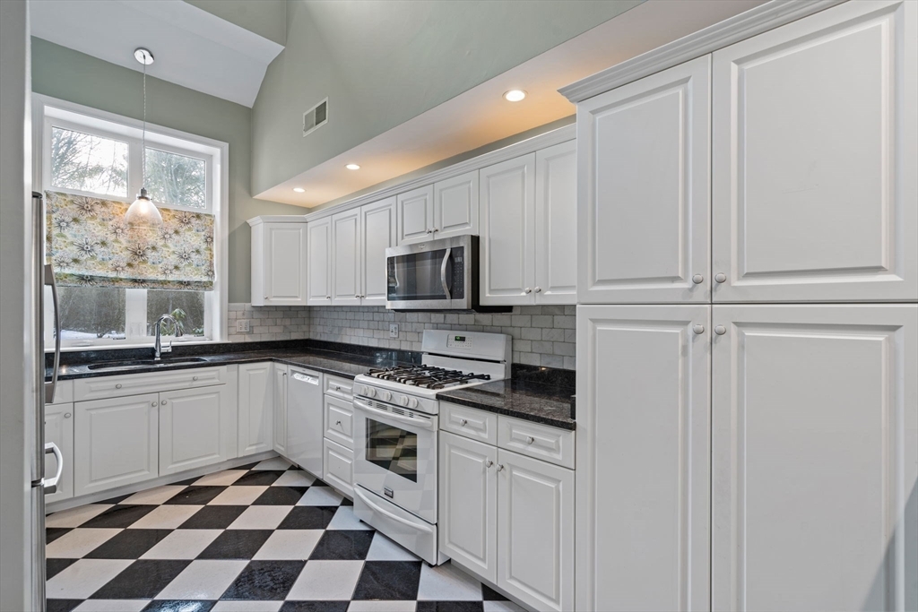Property Photo:  15 Reservoir St 33  MA 02048 