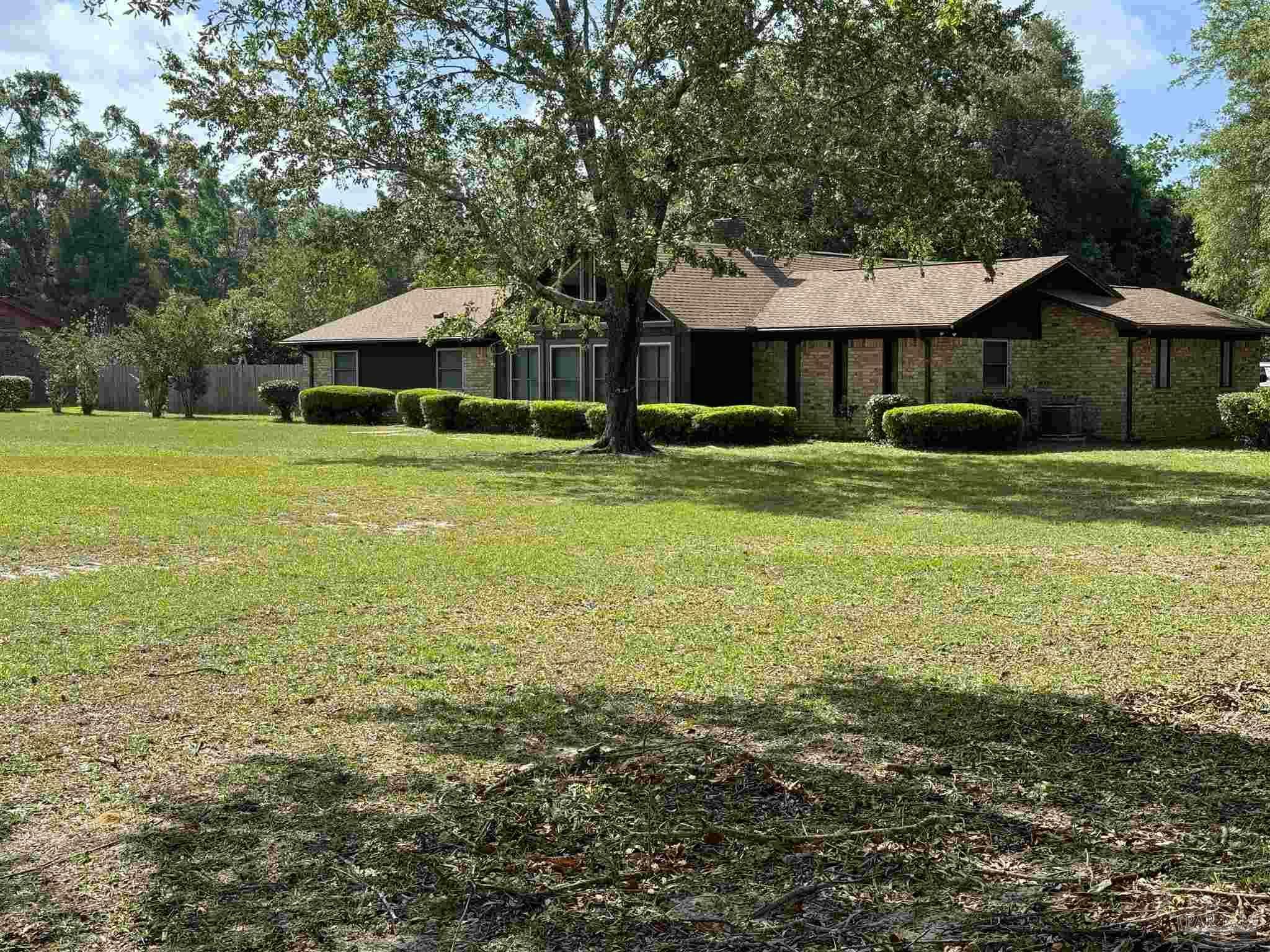 Property Photo:  4837 Skipper Ln  FL 32571 