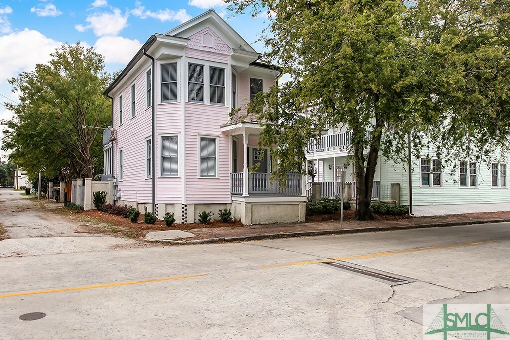 Property Photo:  1309 Jefferson Street A  GA 31401 