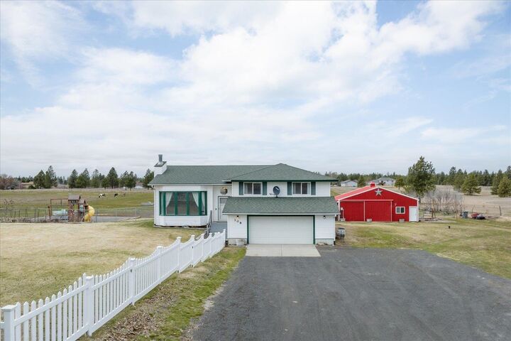 108 S Bartholomew St  Medical Lake WA 99022 photo