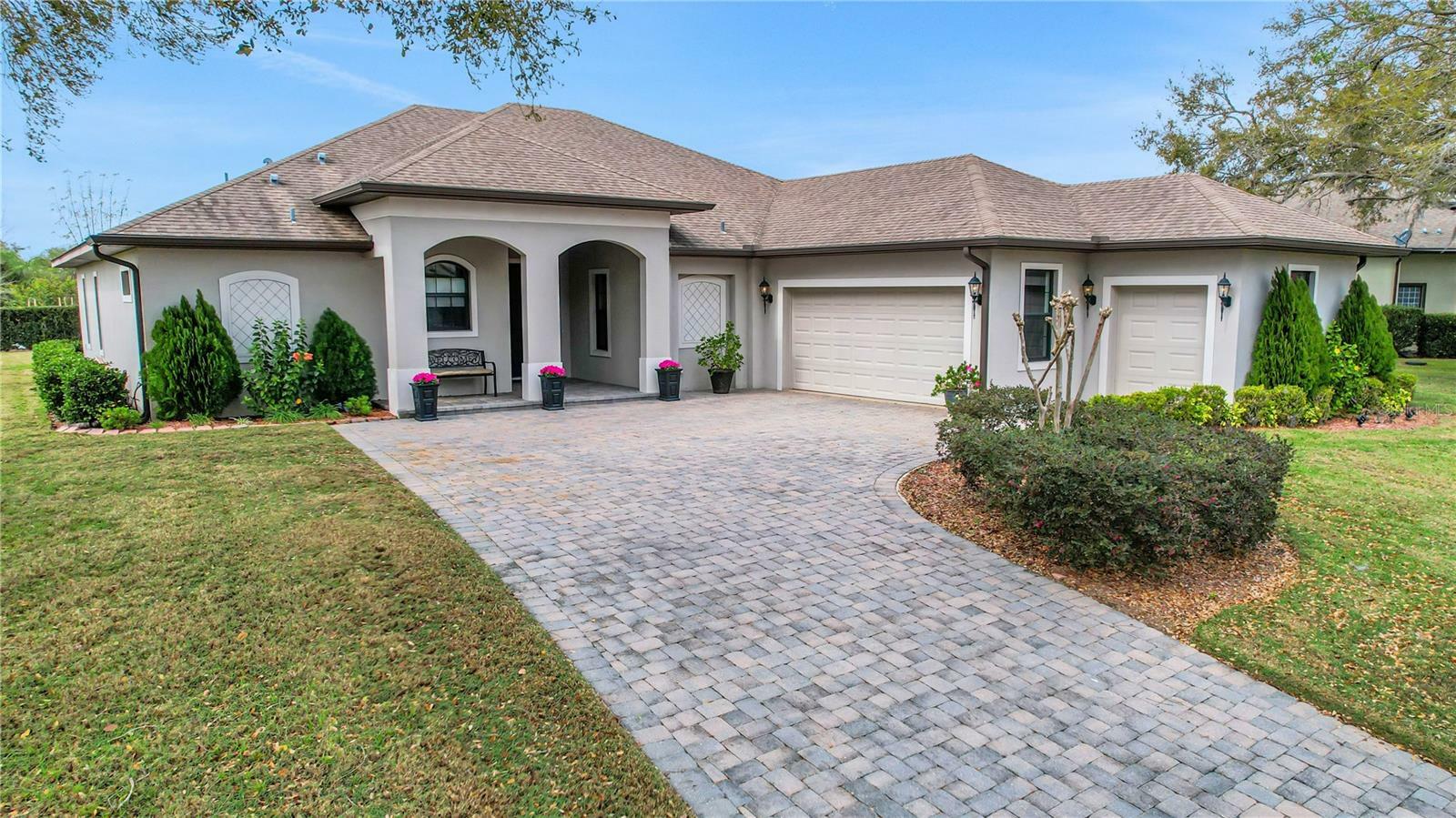 Property Photo:  5419 Meadow Hill Loop  FL 32159 