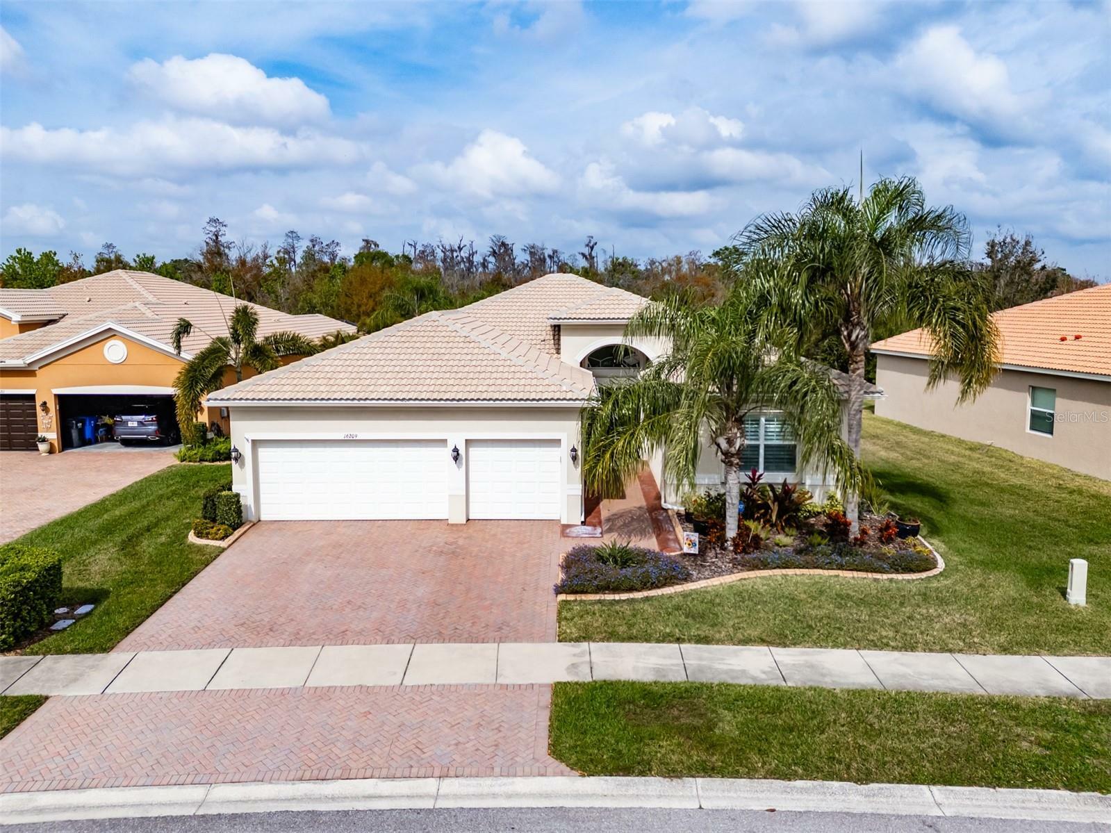 Property Photo:  16209 Diamond Bay Drive  FL 33598 