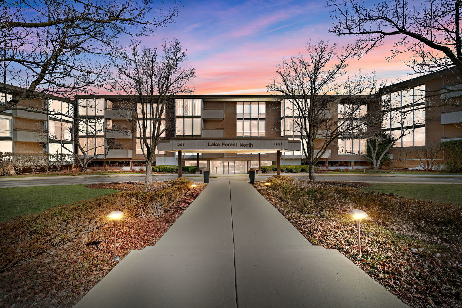 Property Photo: 1301 N Western Avenue 204 IL 60045