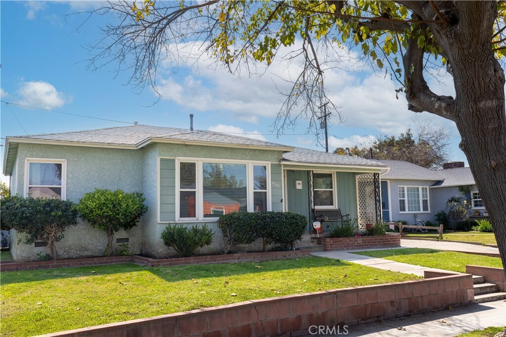 Property Photo:  2942 Denmead Street  CA 90712 