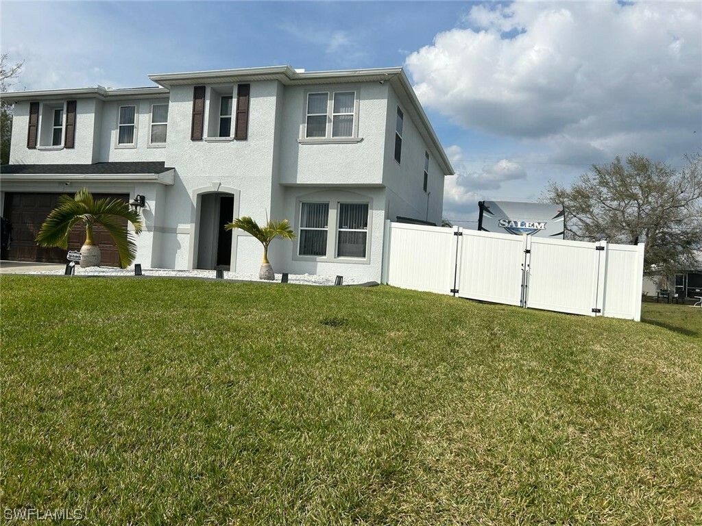 Property Photo:  517 NW 5th Street  FL 33993 