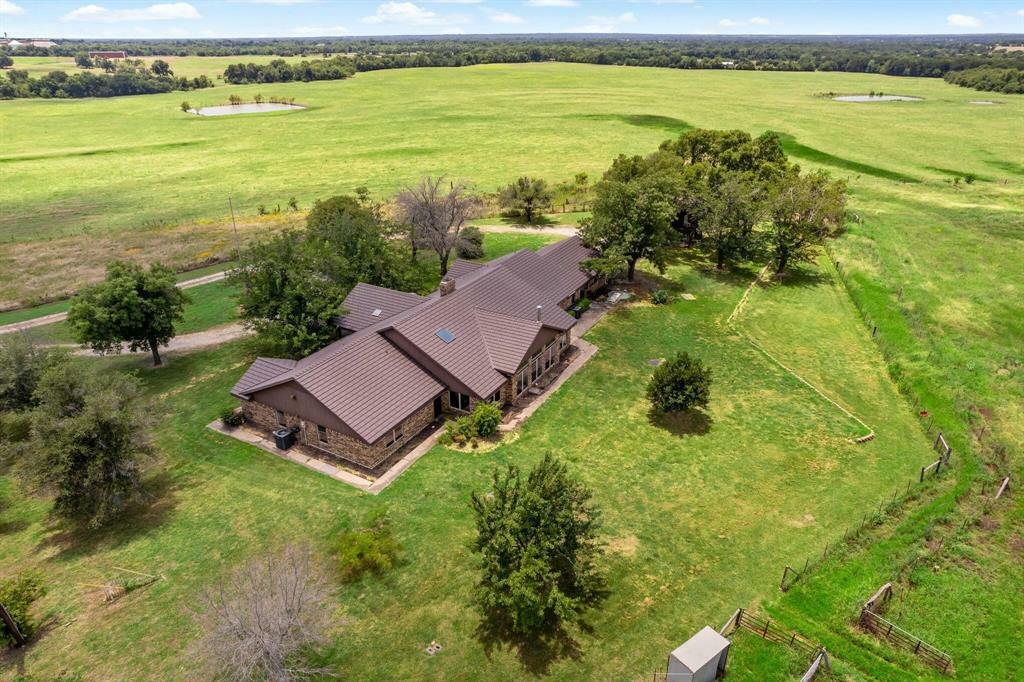 Property Photo:  718 County Road 3746  TX 75496 