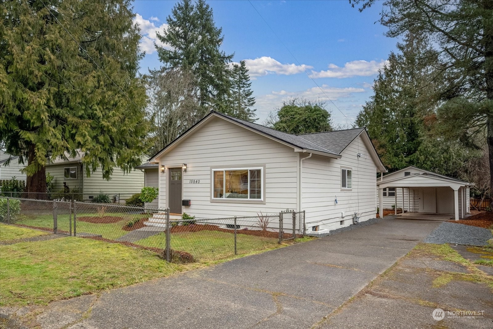 Property Photo:  15840 28th Avenue NE  WA 98155 