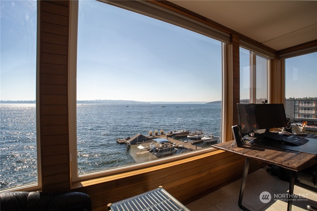 Property Photo: 827 Lake Street 304 WA 98033