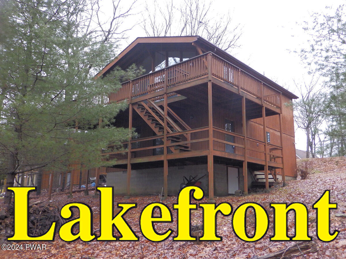 Property Photo: 142 Edgewater Drive PA 18328