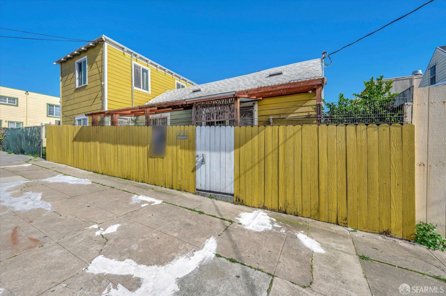 Property Photo:  2025 Keith Street  CA 94124 