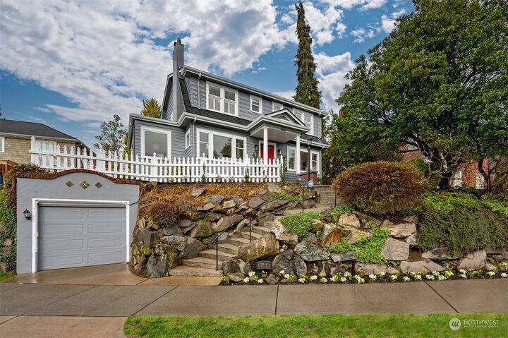 5024 NE 41st Street  Seattle WA 98105 photo