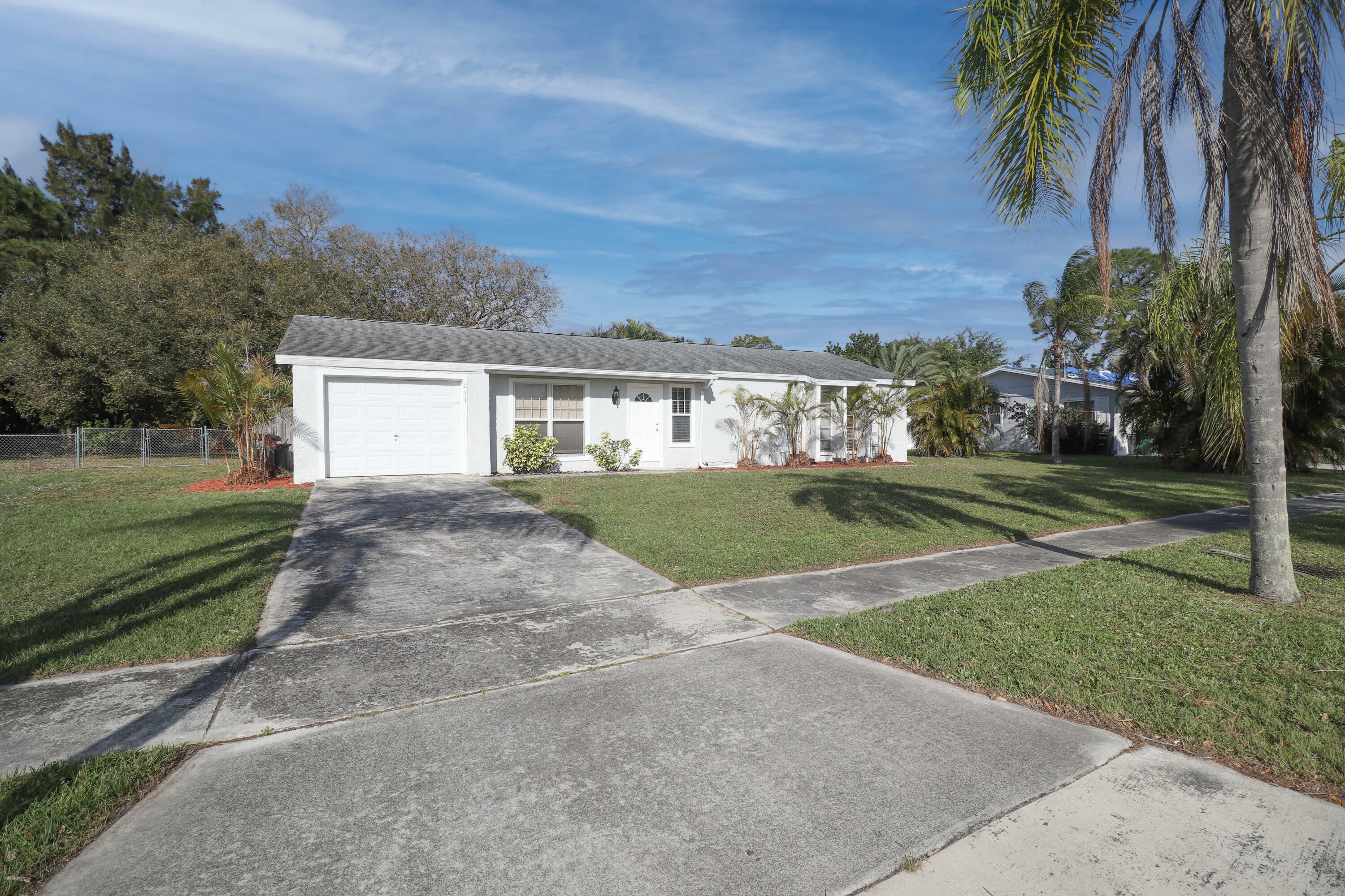 Property Photo:  231 NE Solida Circle  FL 34983 