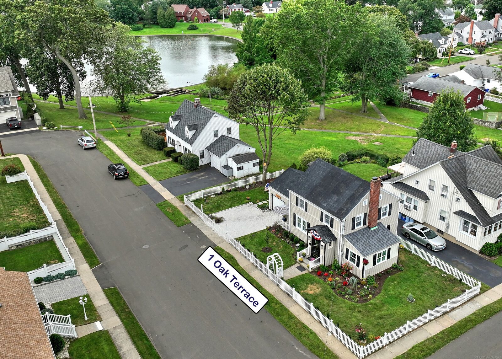 Property Photo:  1 Oak Terrace  CT 06614 