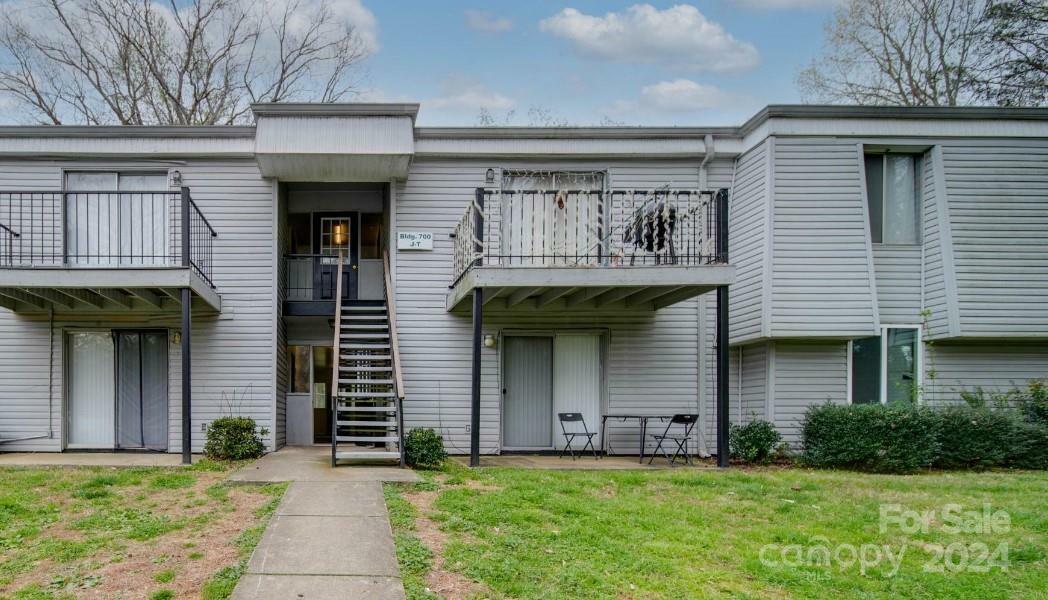 Property Photo: 700 Farmhurst Drive T NC 28217