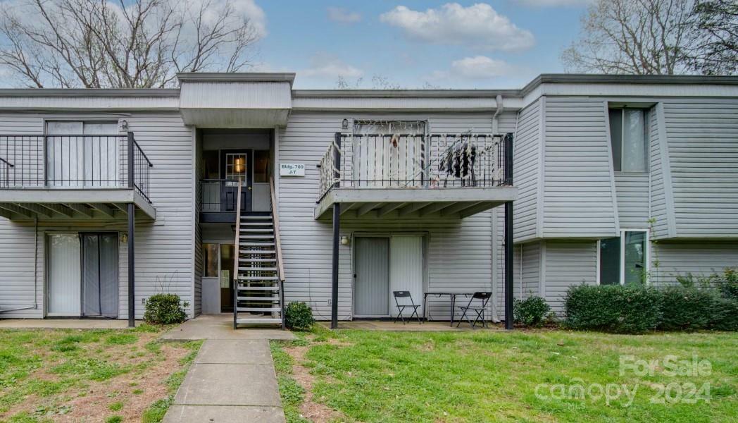 Property Photo:  700 Farmhurst Drive T  NC 28217 