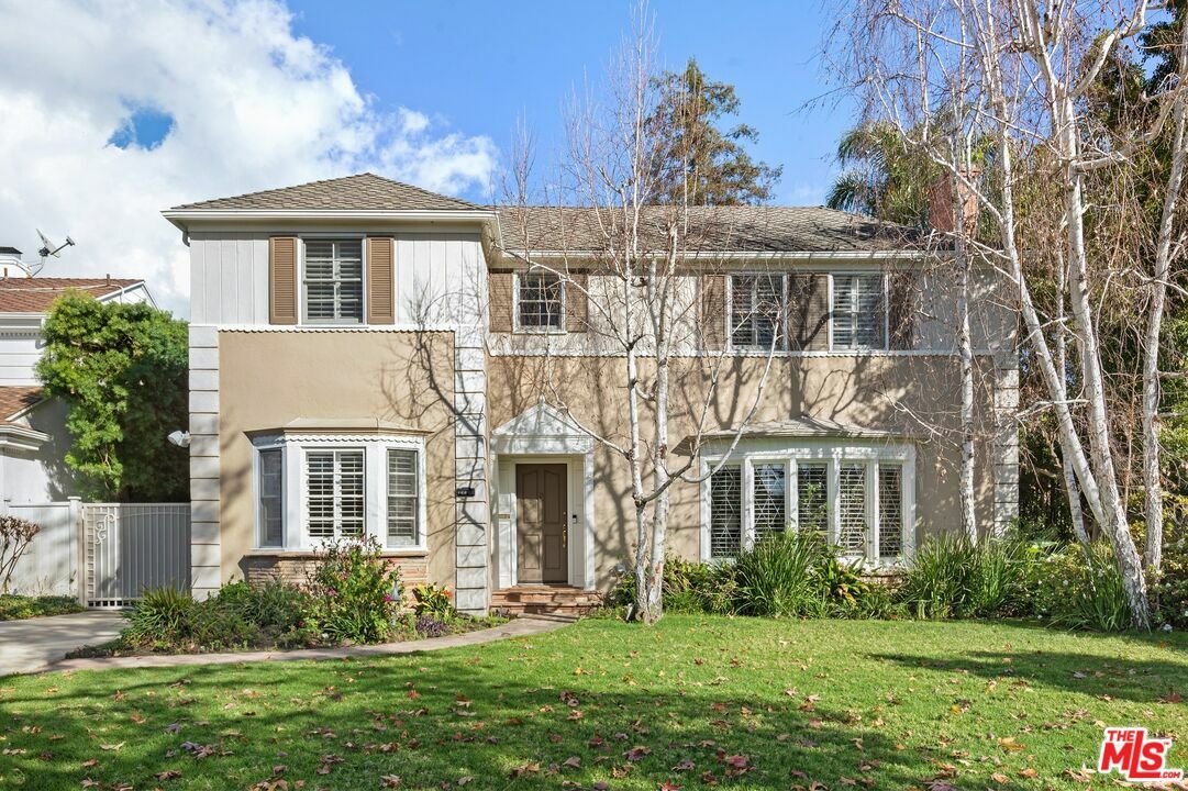 Property Photo:  2778   Forrester Dr  CA 90064 