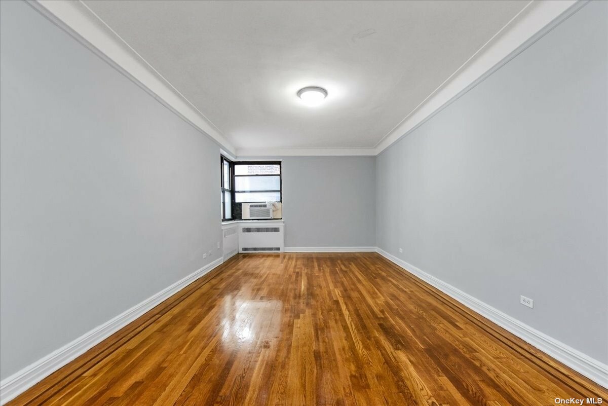 Property Photo:  155-01 90th Avenue 5U  NY 11432 