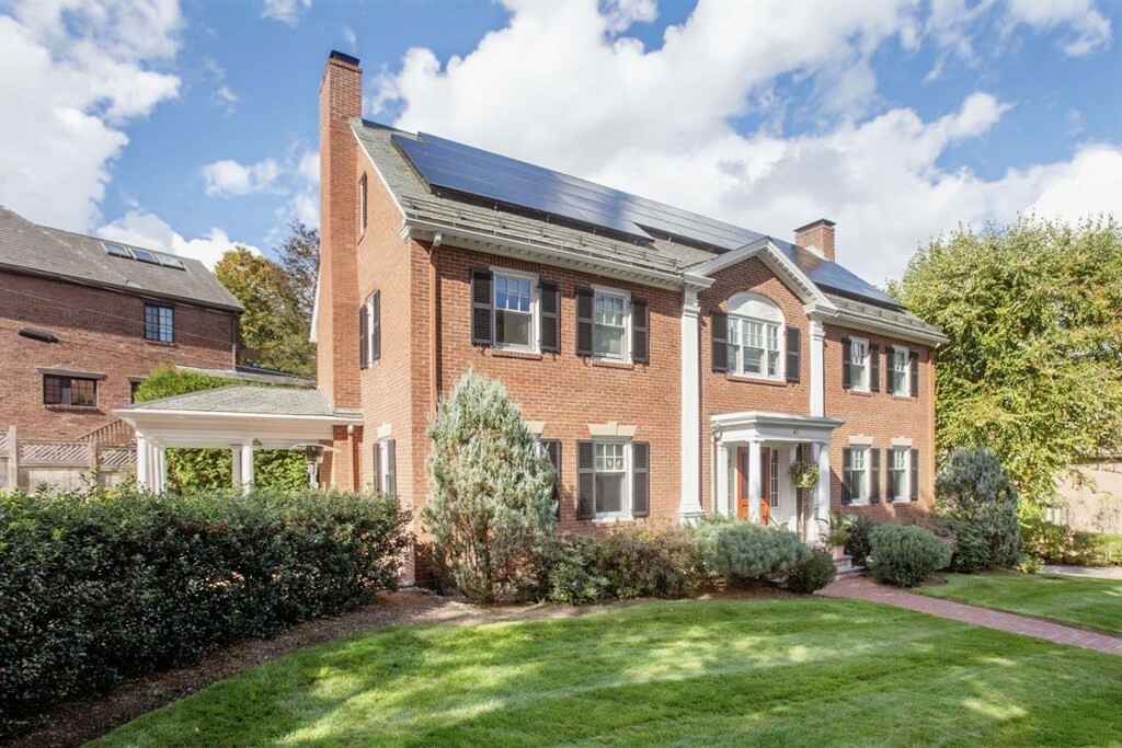 Property Photo: 40 Woodchester Dr MA 02467