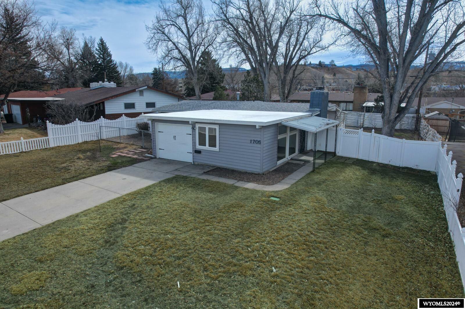 Property Photo:  1705 Bellaire Drive  WY 82604 