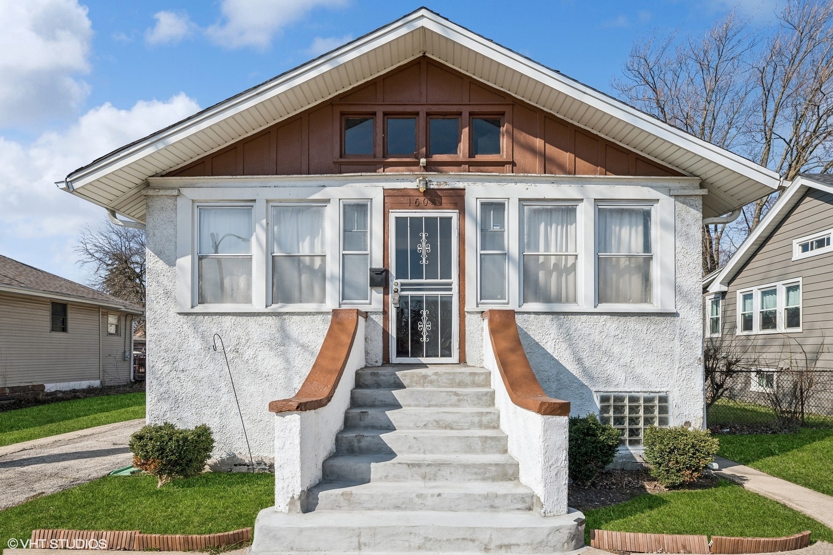 Property Photo:  1604 S 17th Avenue  IL 60153 