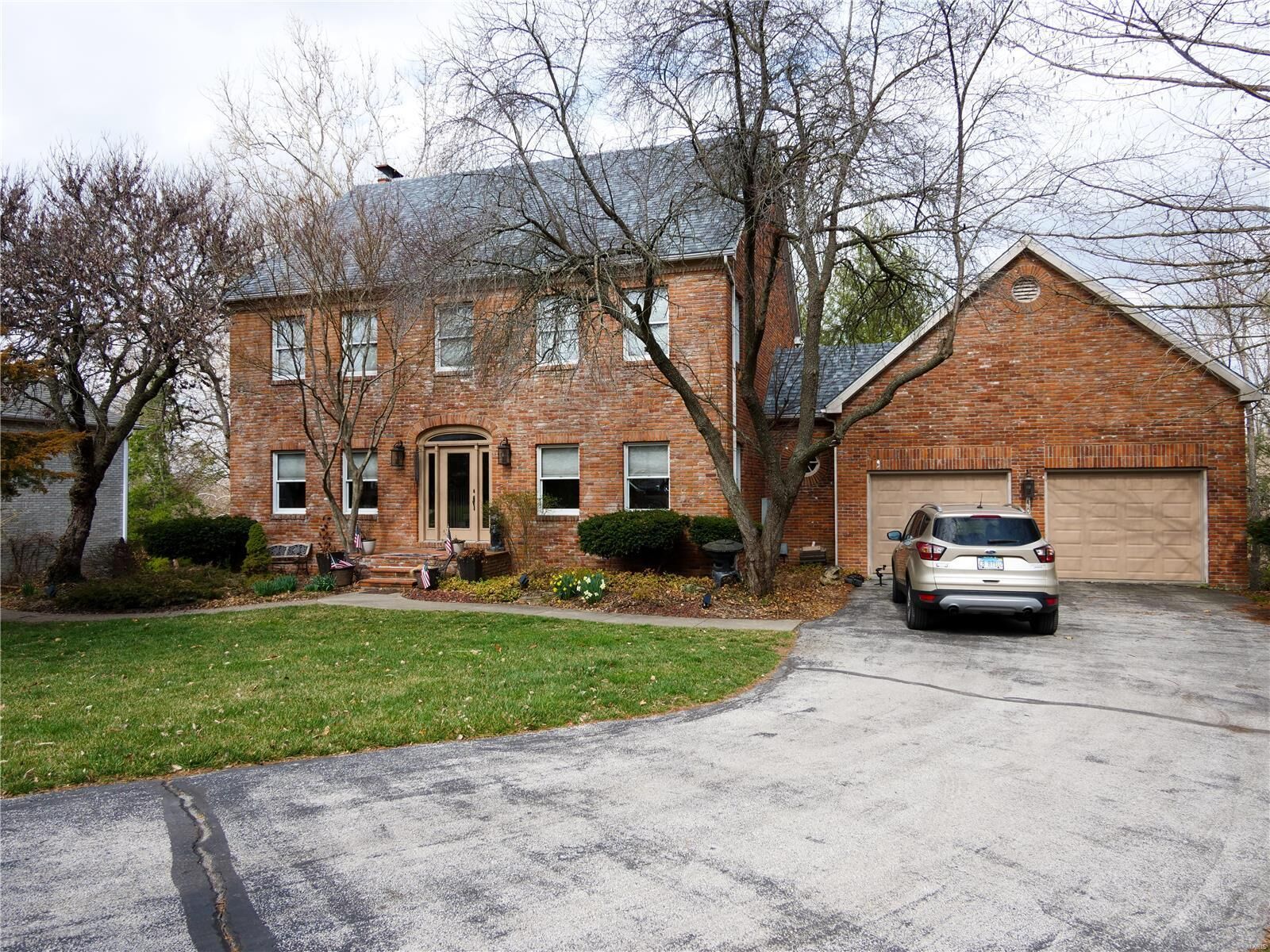 Property Photo:  4002 Stoneledge Court  IL 62035 