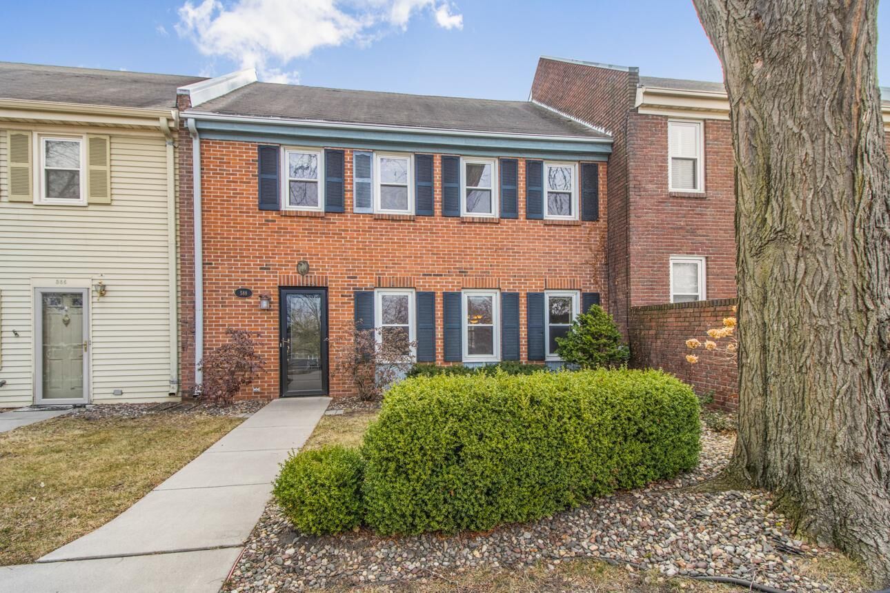 Property Photo: 588 Maple Park Drive MN 55118