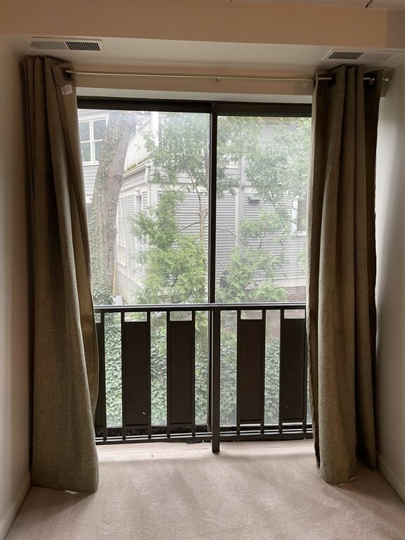 Property Photo: 17 Healey St 202 MA 02138