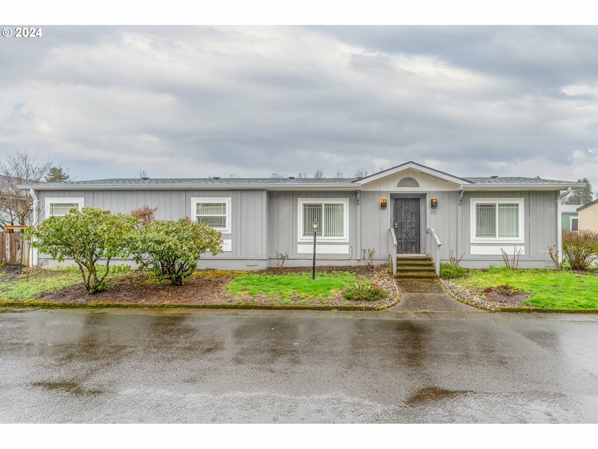 Property Photo: 5102 NE 121st Ave 35 WA 98682