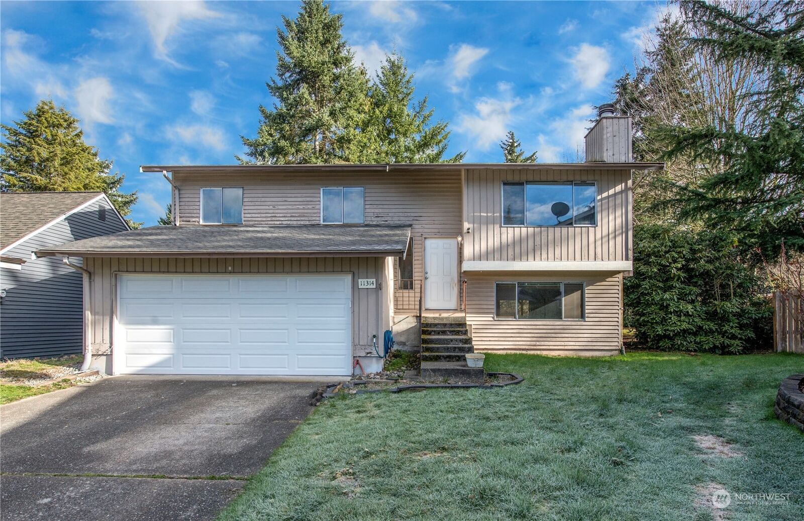 Property Photo: 11314 SE 228th Place WA 98031