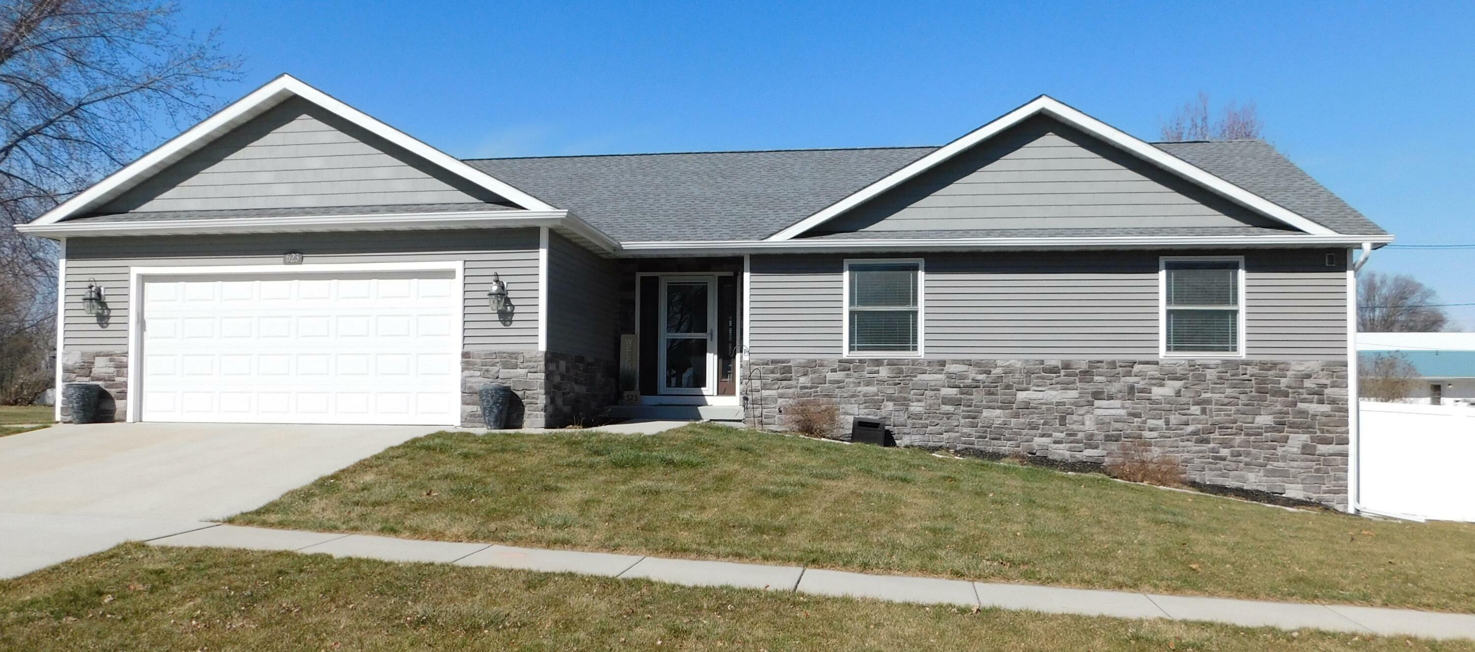 Property Photo:  623 W Mulberry Street  IA 50212 