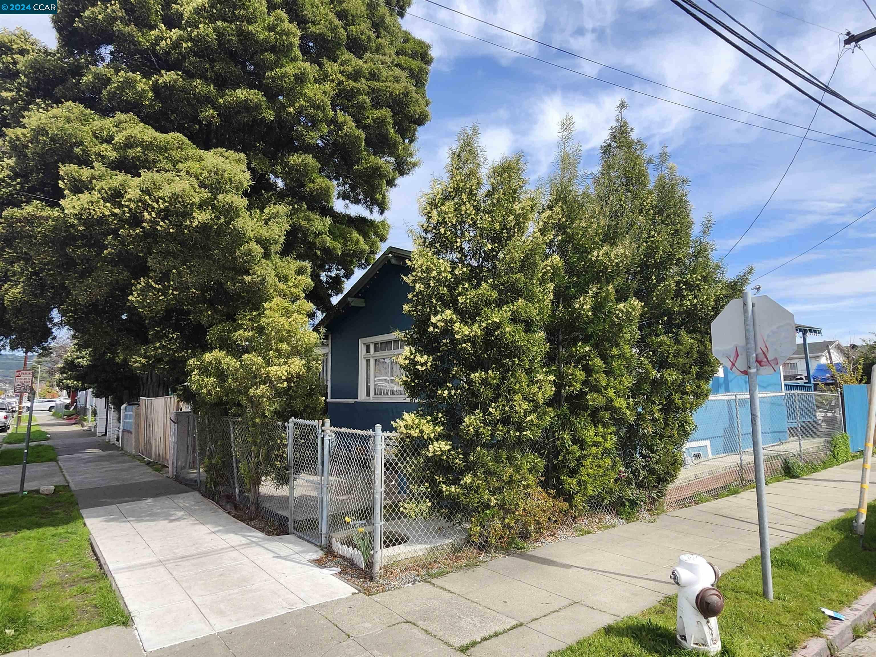 Property Photo:  1604 57th Ave  CA 94621 