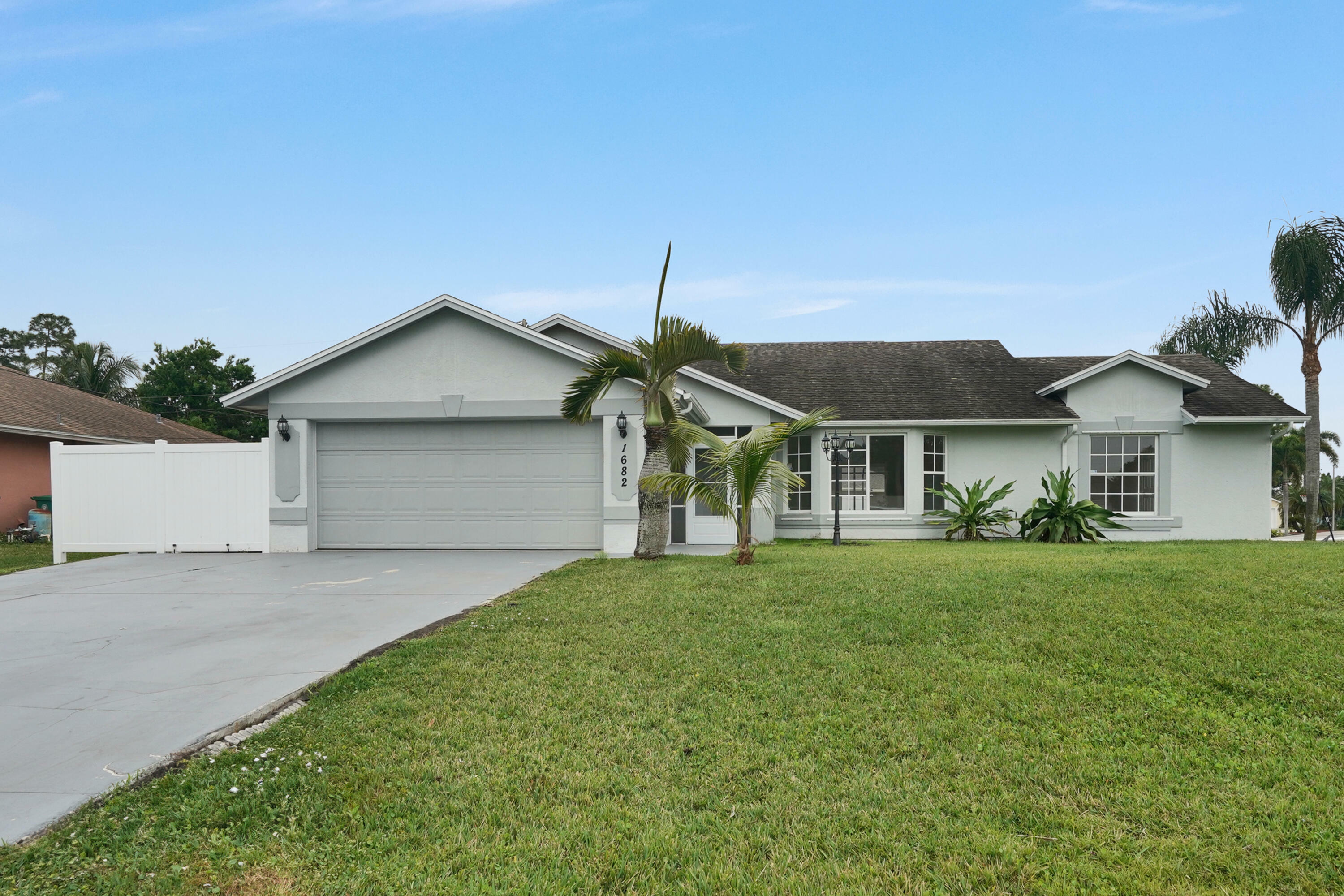 Property Photo:  1682 SW Duclair Avenue  FL 34953 