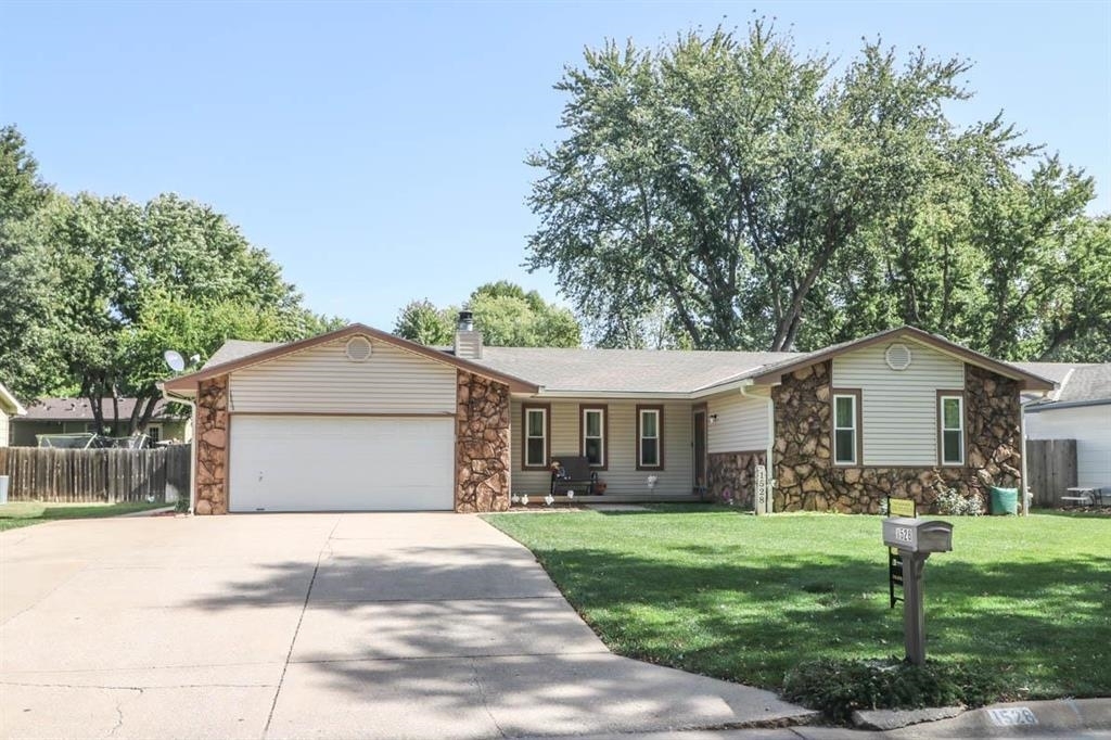 Property Photo:  1528 N Rockwood Blvd  KS 67110 