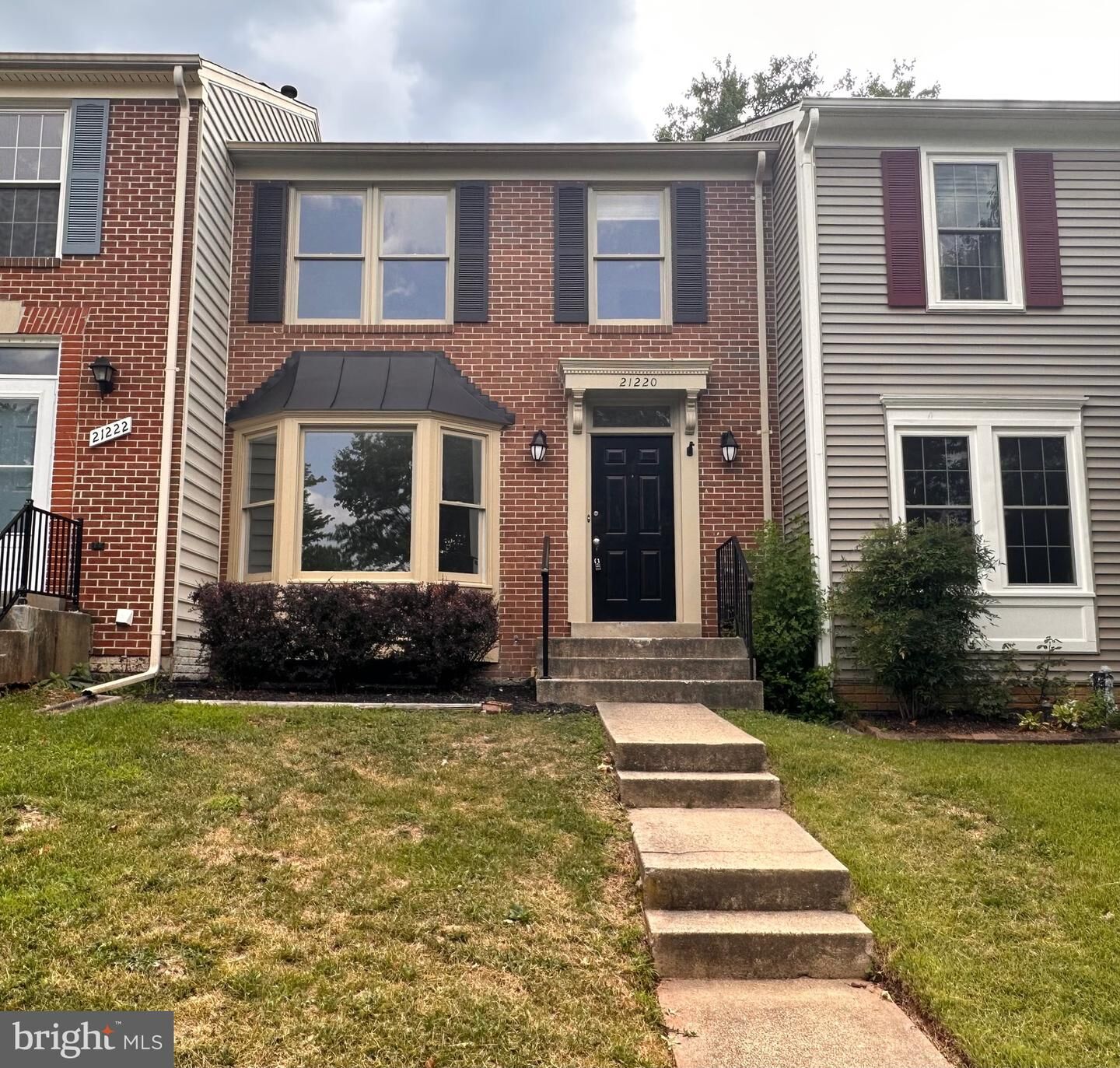 Property Photo:  21220 Hedgerow Terrace  VA 20147 