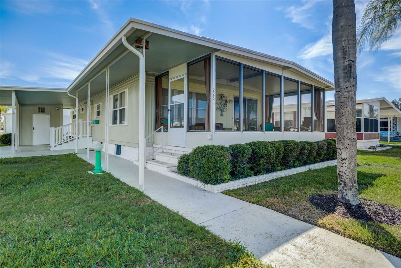 Property Photo: 225 Dixie Lane FL 34689