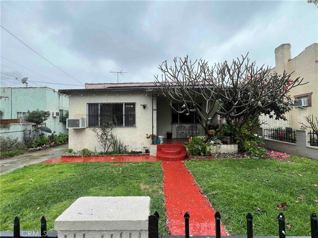 Property Photo:  6917 Bear Avenue  CA 90201 