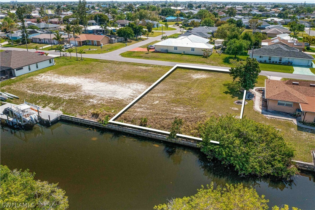 Property Photo:  1208 SE 13th Avenue  FL 33990 