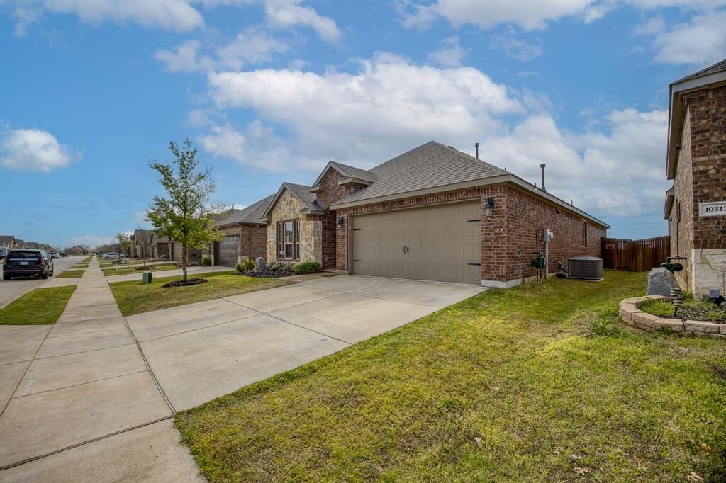 Property Photo:  10816 Aledo Lane  TX 76227 