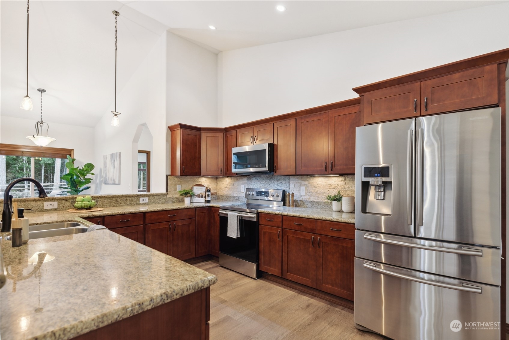 Property Photo: 8943 Fox Ridge Lane SE WA 98513
