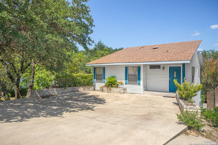 Property Photo:  1021 Hillcrest Forest  TX 78133 